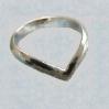 sterling silver toe ring in vee shape with hammered detail